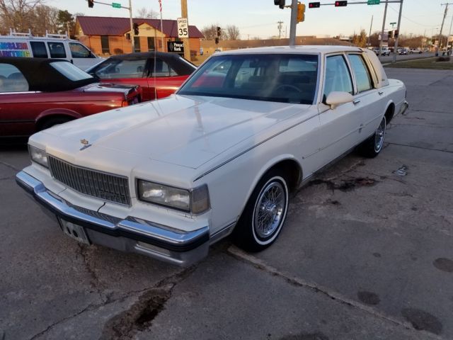 1990 Chevrolet Caprice Brougham - photo 4