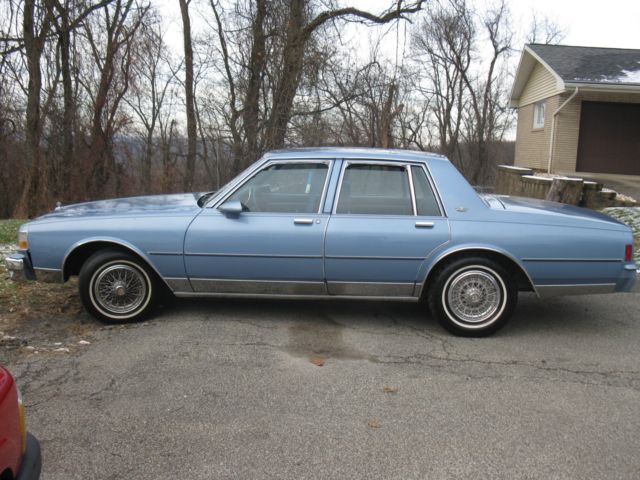 1990 Chevrolet Caprice CLASSIC - photo 2