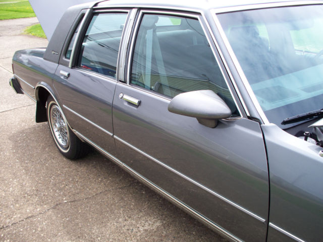 1990 Chevrolet Caprice CAPRICE CLS BROUGHAM LS - photo 3