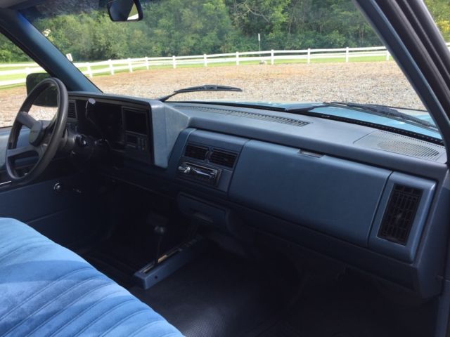 1990 Chevrolet C/K Pickup 3500 Cheyenne - photo 11