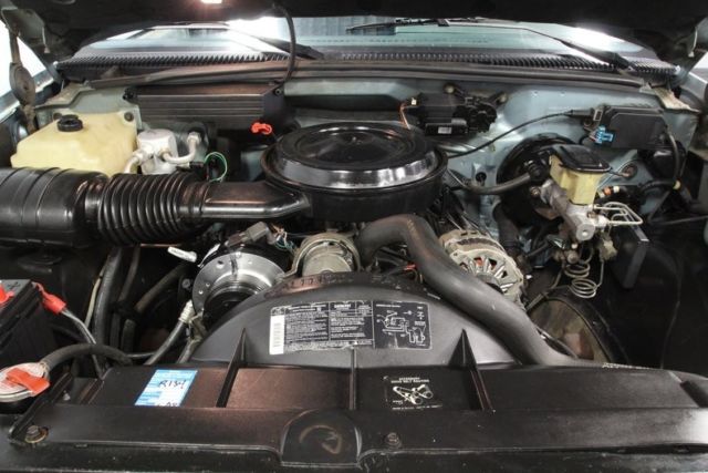 1990 Chevrolet C/K Pickup 1500 4x4 - photo 4