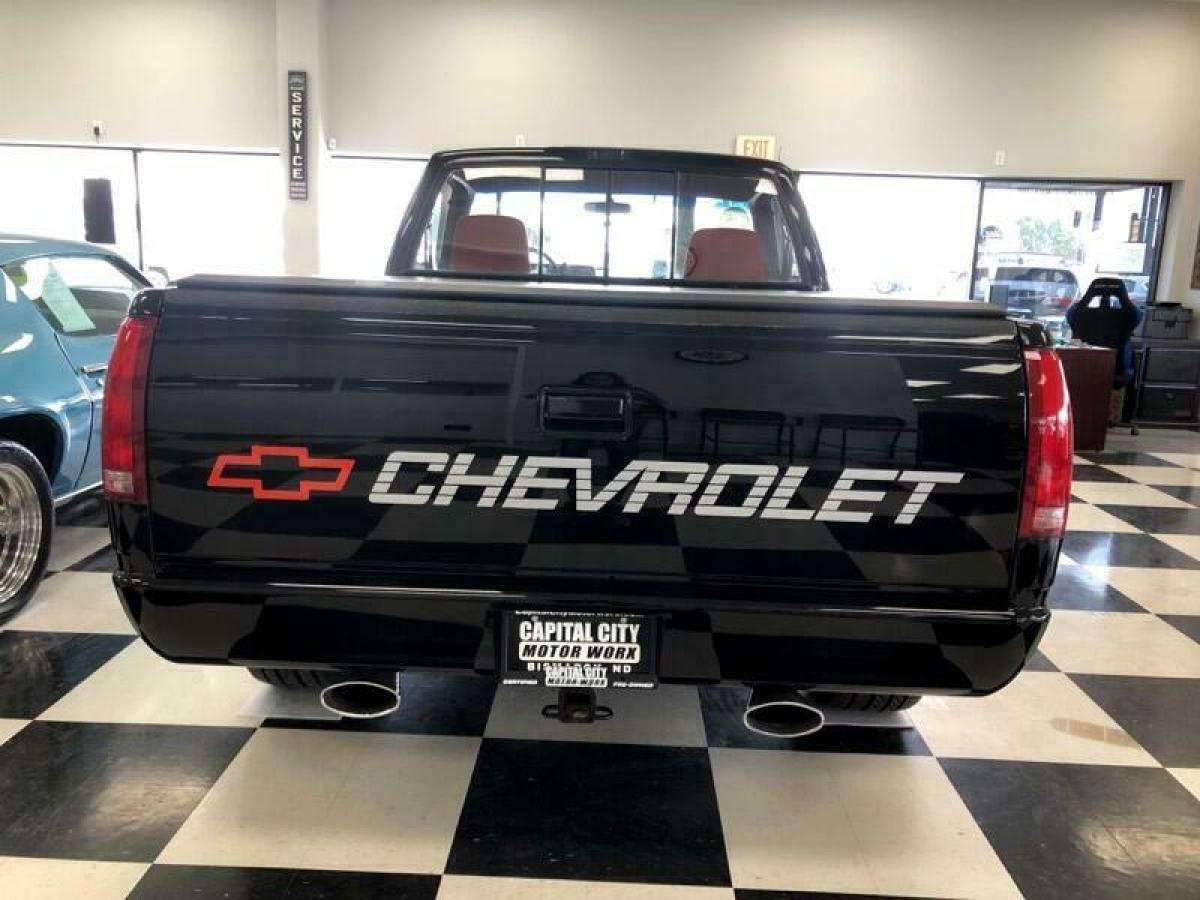 1990 Chevrolet C/K Pickup 1500 Reg Cab 117.5" WB 454 SS - photo 5