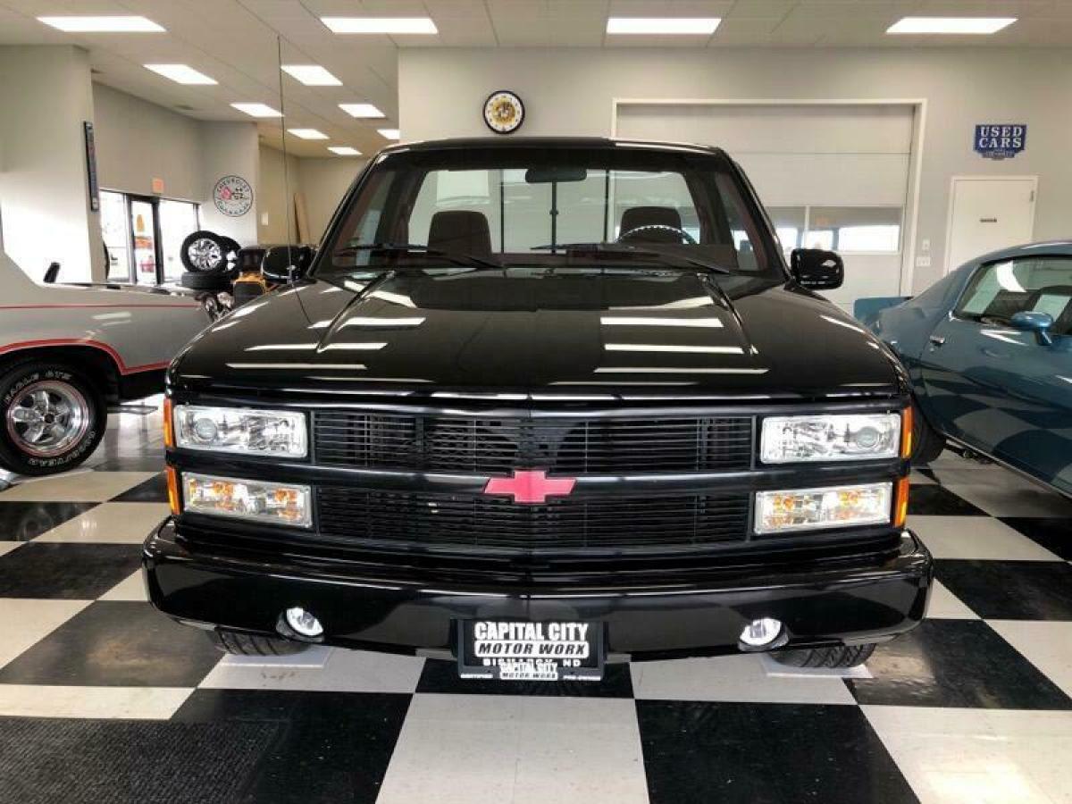 1990 Chevrolet C/K Pickup 1500 Reg Cab 117.5" WB 454 SS - photo 6