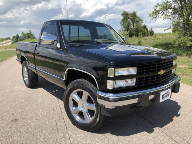 1990 Chevrolet C/K Pickup 1500 -- - photo 3