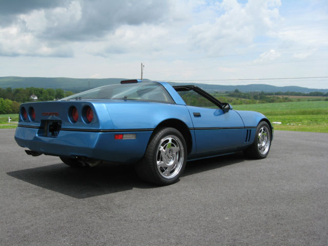1990 Chevrolet Corvette - photo 2