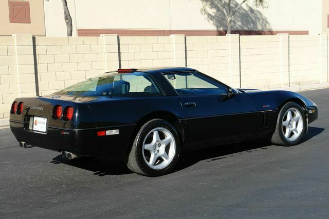 1990 Chevrolet Corvette ZR1 - photo 3