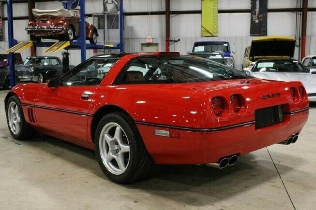 1990 Chevrolet Corvette ZR-1 - photo 2