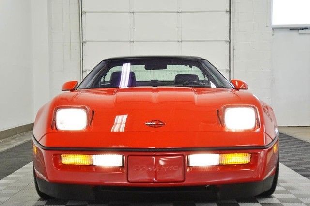 1990 Chevrolet Corvette Base Hatchback 2-Door - photo 5