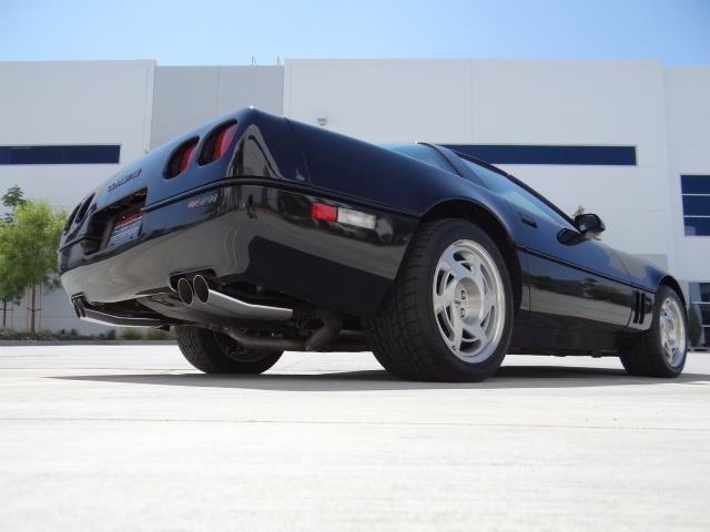 1990 Chevrolet Corvette Base Hatchback 2-Door - photo 8