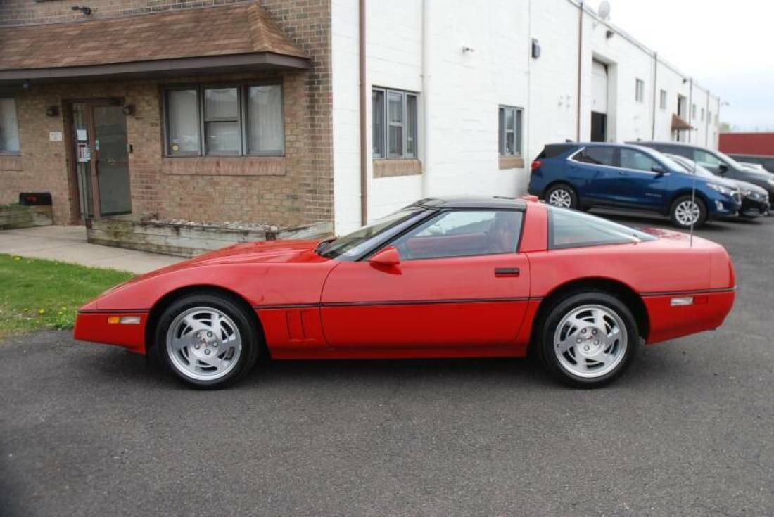 1990 Chevrolet Corvette ZR1 2dr Hatchback - photo 2