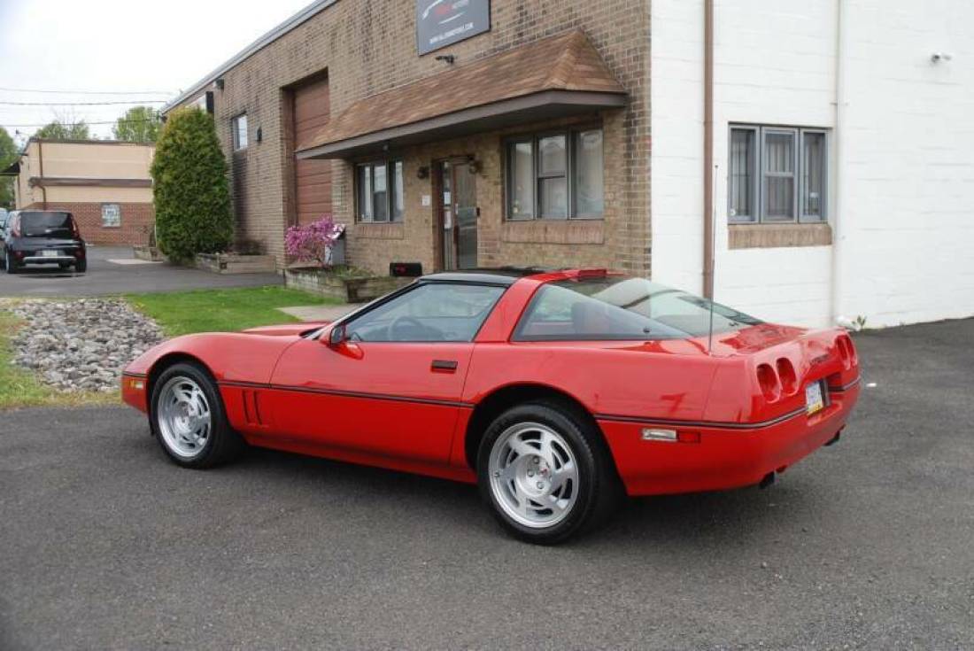 1990 Chevrolet Corvette ZR1 2dr Hatchback - photo 3