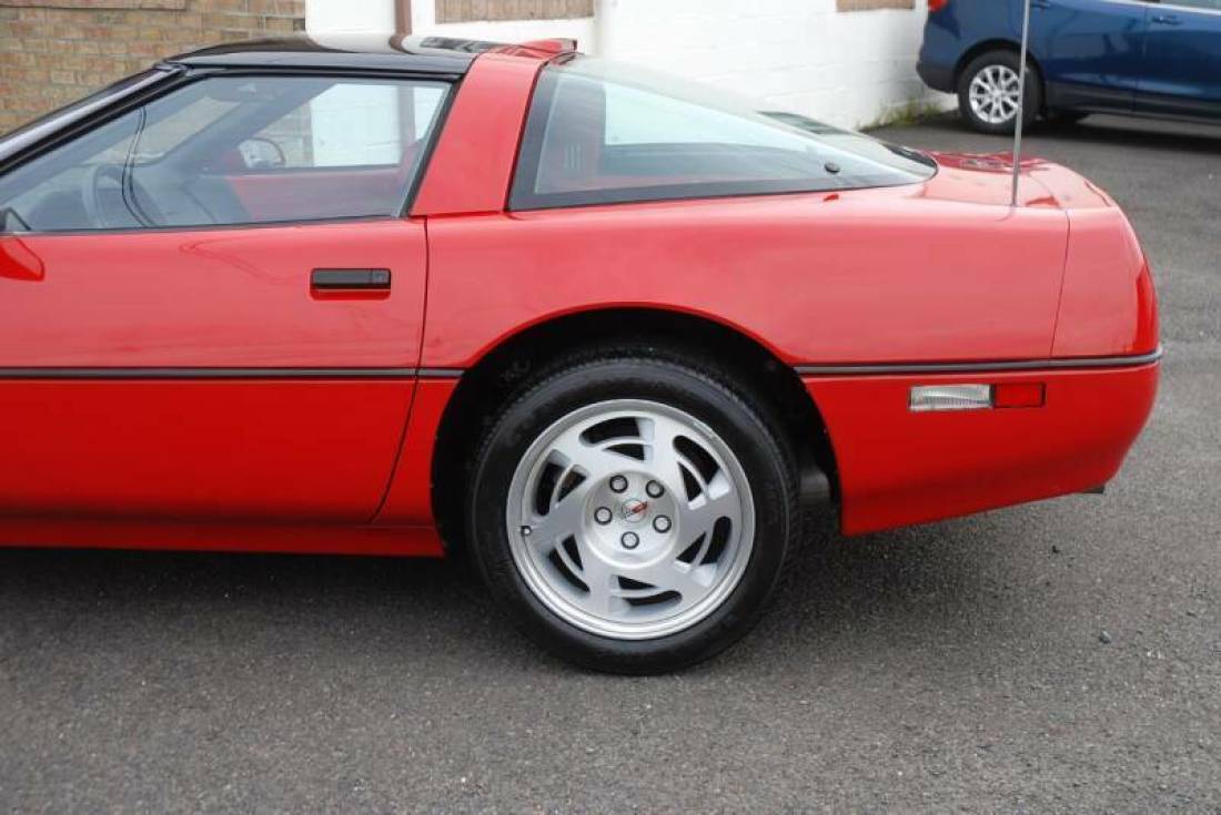 1990 Chevrolet Corvette ZR1 2dr Hatchback - photo 5