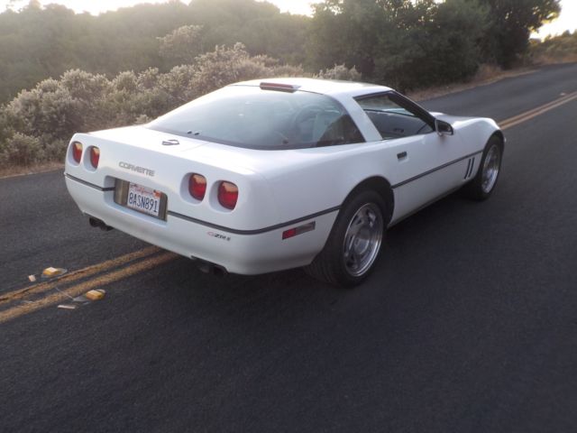 1990 Chevrolet Corvette - photo 8