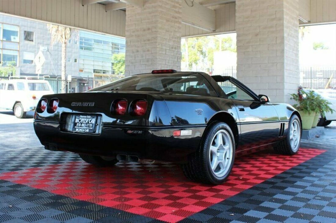 1990 Chevrolet Corvette ZR1 - photo 4