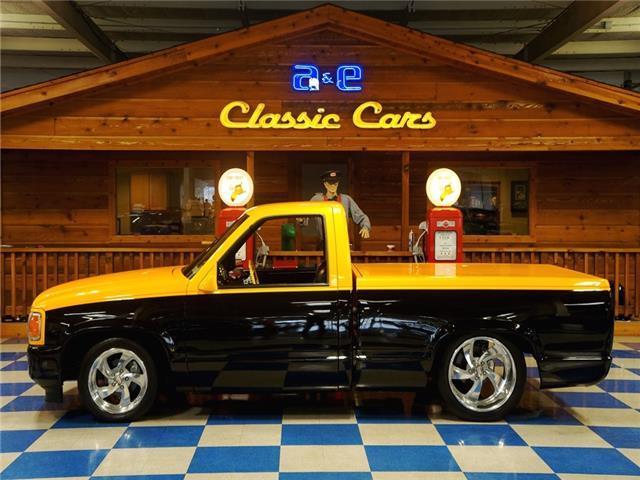 1990 Chevrolet Silverado 1500 Custom Show Truck - photo 2