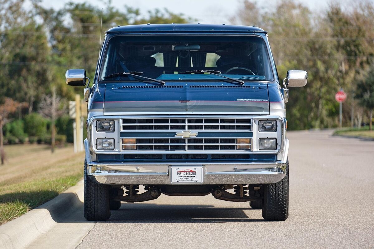 1990 Chevrolet G20 Van Low Miles, Gladiator Conversion - photo 10