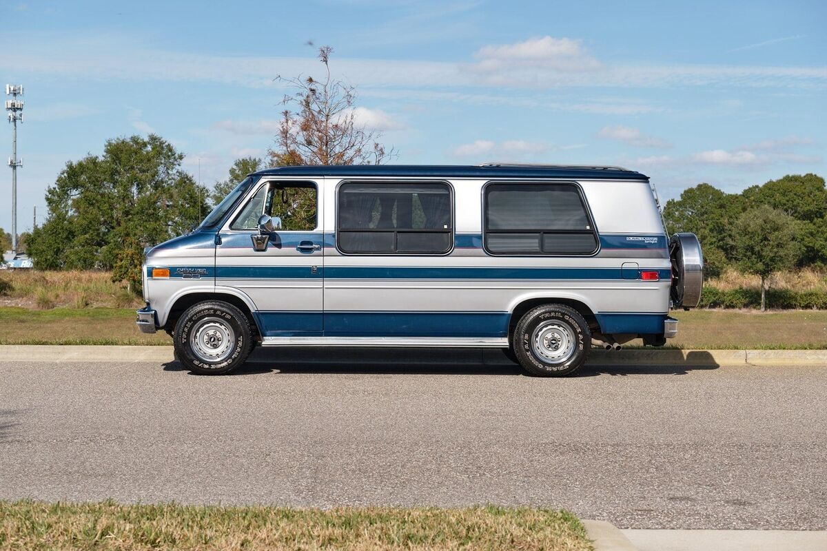 1990 Chevrolet G20 Van Low Miles, Gladiator Conversion - photo 2
