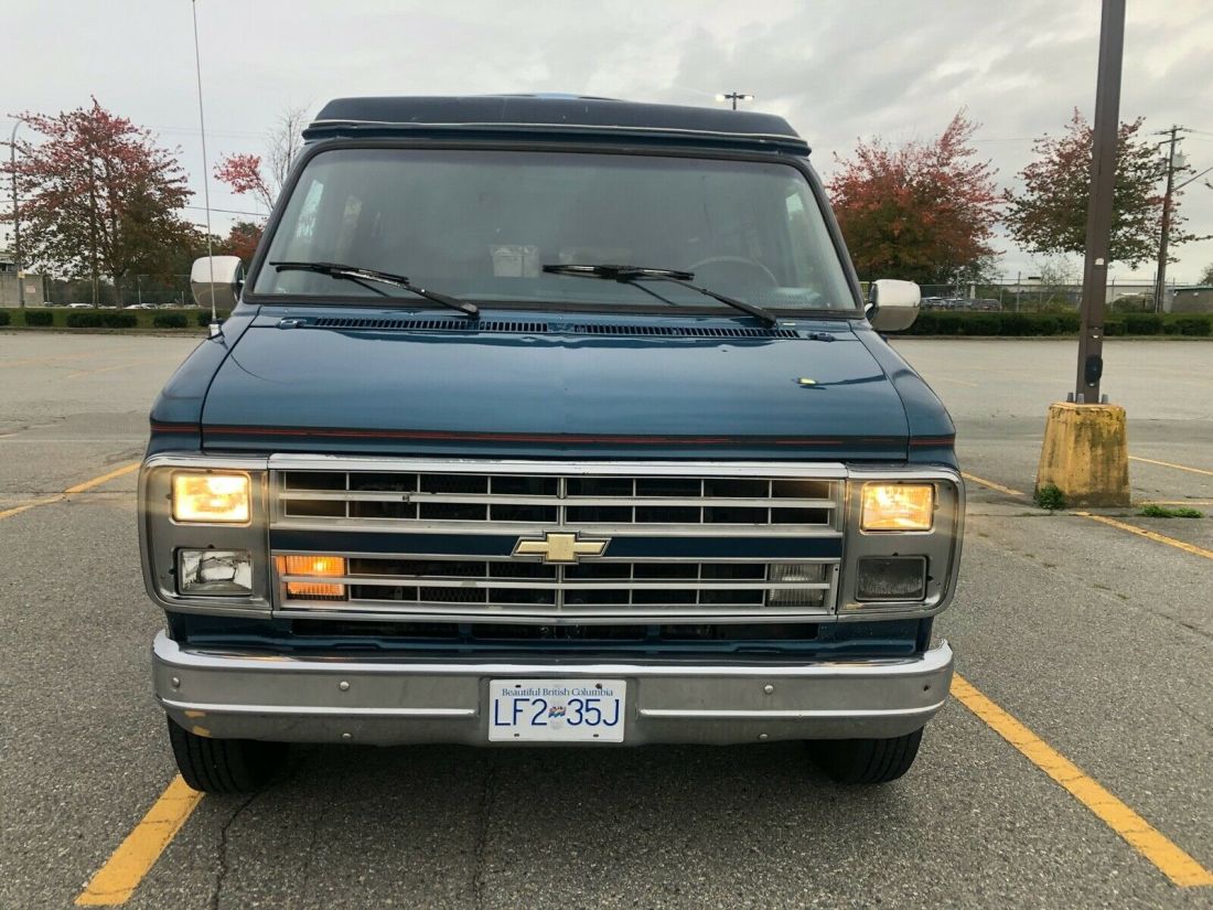 1990 Chevrolet G30 1 Ton Extended Factory 454 TBI - HD Tow pack! - photo 2