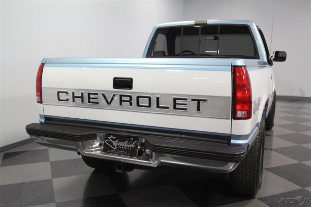1990 Chevrolet C/K Pickup 1500 4x4 - photo 12