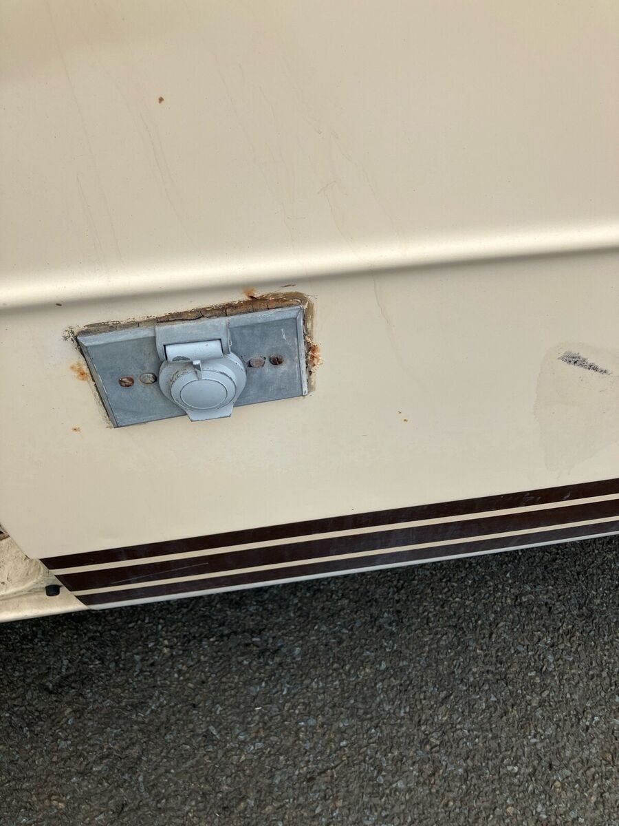 1990 Chevrolet G10 Rocky ridge weekender camper - photo 5