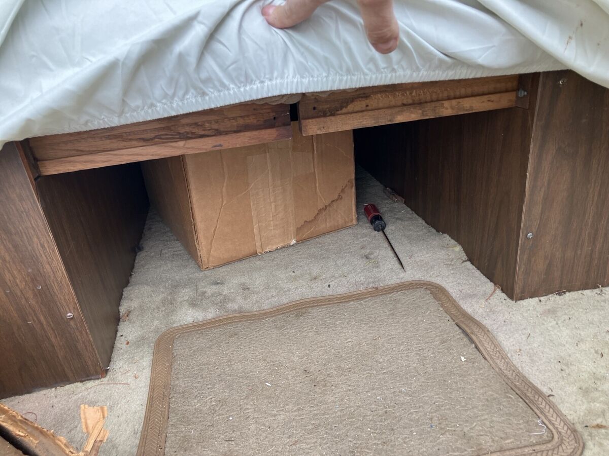 1990 Chevrolet G10 Rocky ridge weekender camper - photo 8