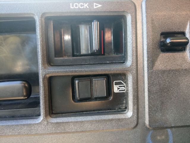 1990 Chevrolet Other Pickups Tahoe - photo 3