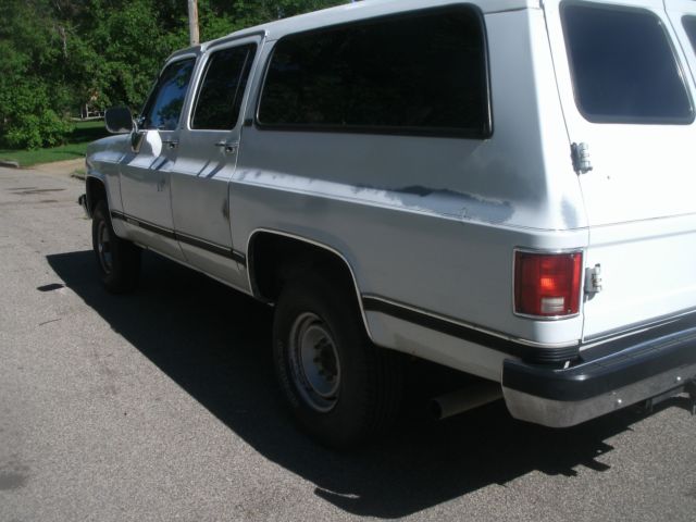 1990 Chevrolet Suburban SILVERADO - photo 3