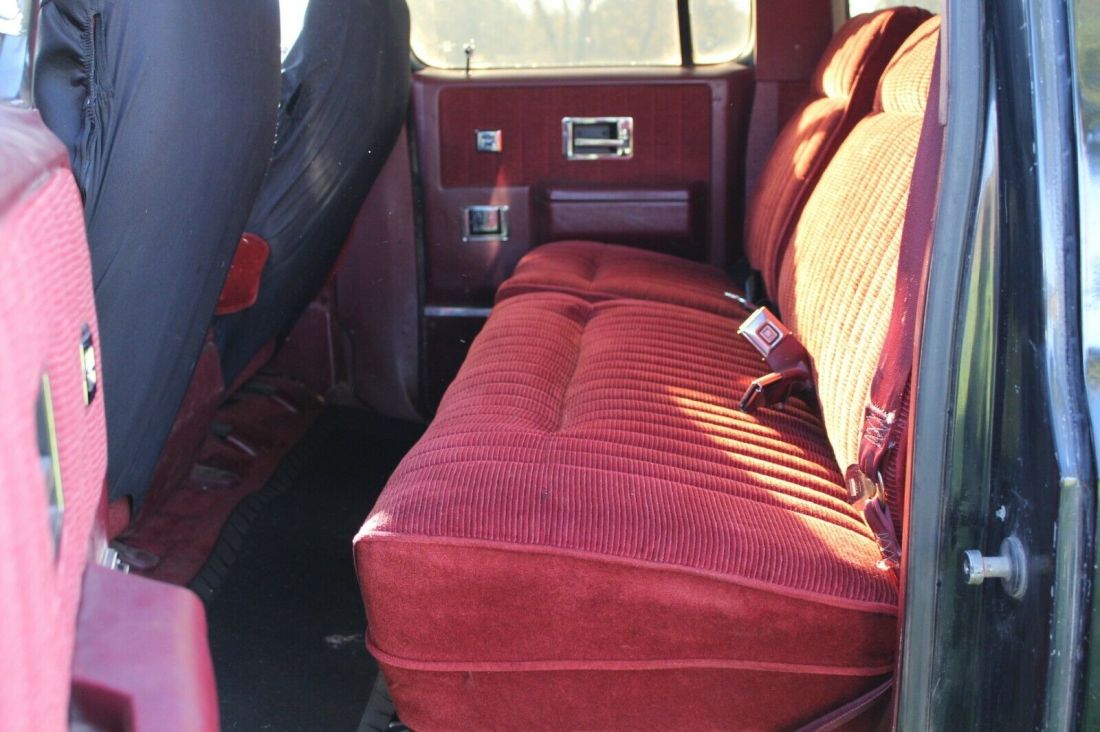 1990 Chevrolet Suburban - photo 13