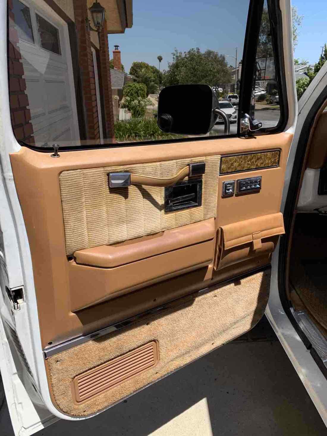 1990 Chevrolet Suburban 2500 Diesel Chevy Square Body - photo 9
