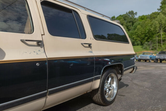 1990 Chevrolet Suburban R1500 - photo 13