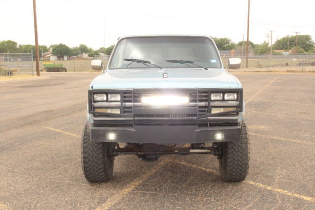 1990 Chevrolet Suburban - photo 2