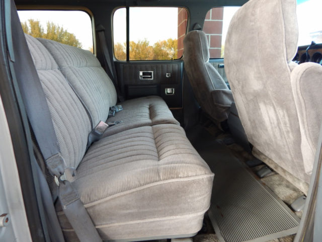 1990 Chevrolet Suburban Silverado - photo 10