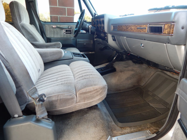 1990 Chevrolet Suburban Silverado - photo 8