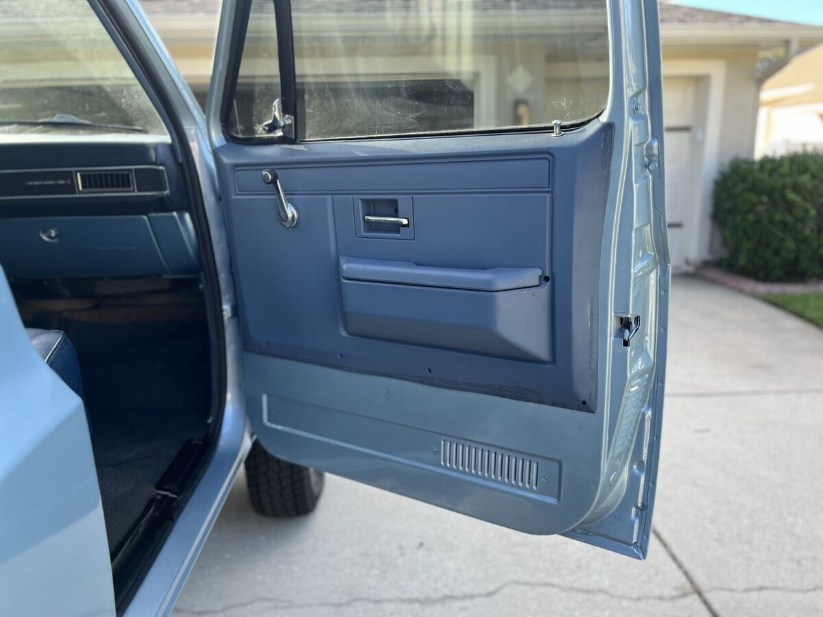 1990 Chevrolet Suburban V1500 - photo 13