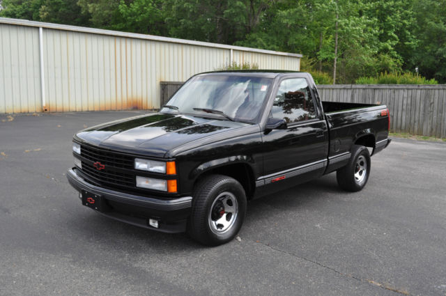 1990 Chevy 454 SS Fleetside Pickup - 3250 Miles. SHOWROOM QUALITY 1990 Chevrolet SS 454 SS
