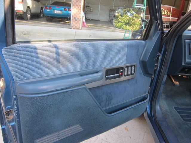 1990 Chevrolet C/K Pickup 1500 454 - photo 5