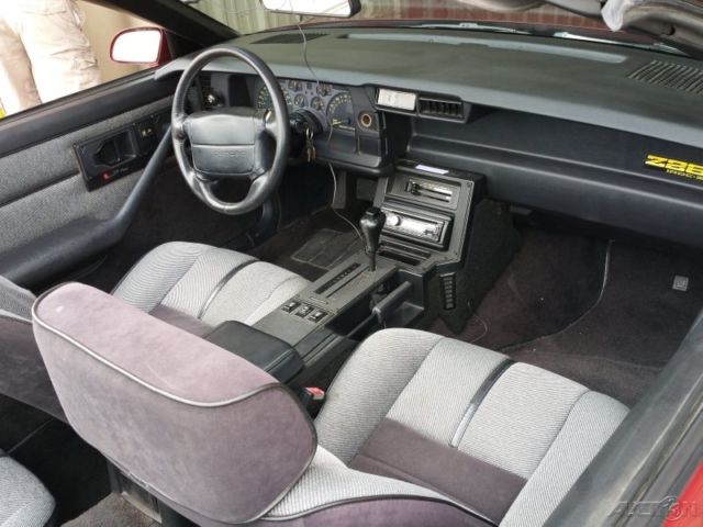 1990 Chevrolet Camaro IROC Z - photo 9