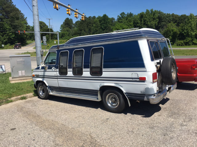 1990 Chevrolet G20 Van Conversion - photo 2