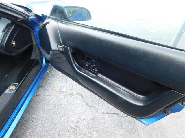 1990 Chevrolet Corvette - photo 11