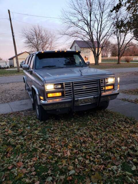 1990 chevy sububan 1 owner 4x4 van house converion 1990 Chevrolet Suburban van house