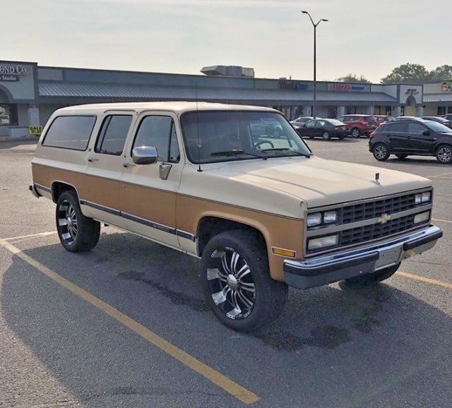 1990 Chevrolet Suburban - photo 4