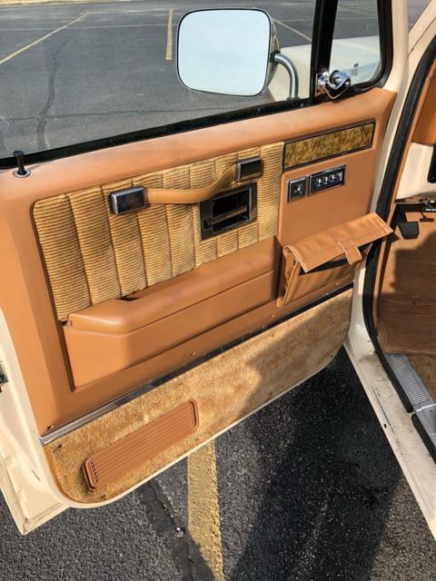 1990 Chevrolet Suburban - photo 6