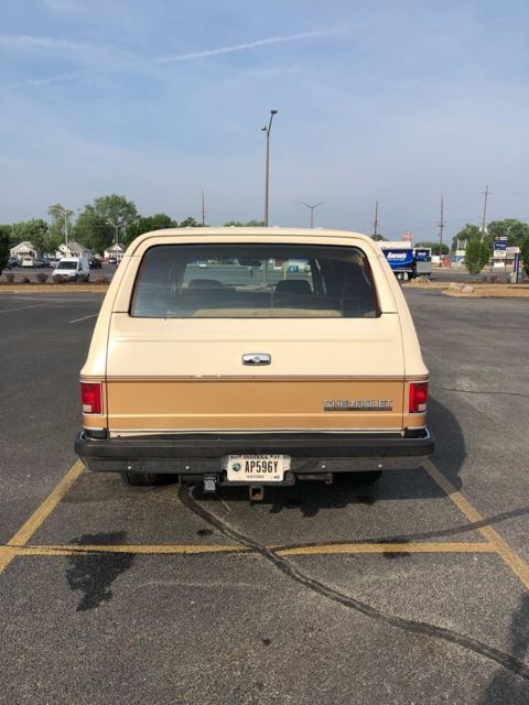 1990 Chevrolet Suburban - photo 8