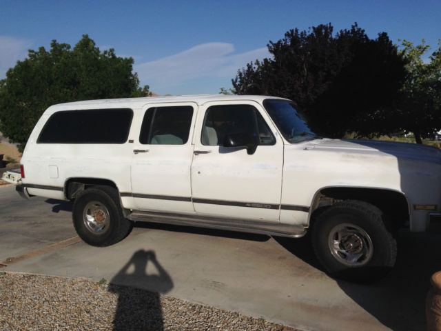 1990 Chevrolet Suburban - photo 2