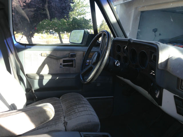 1990 Chevrolet Suburban - photo 5