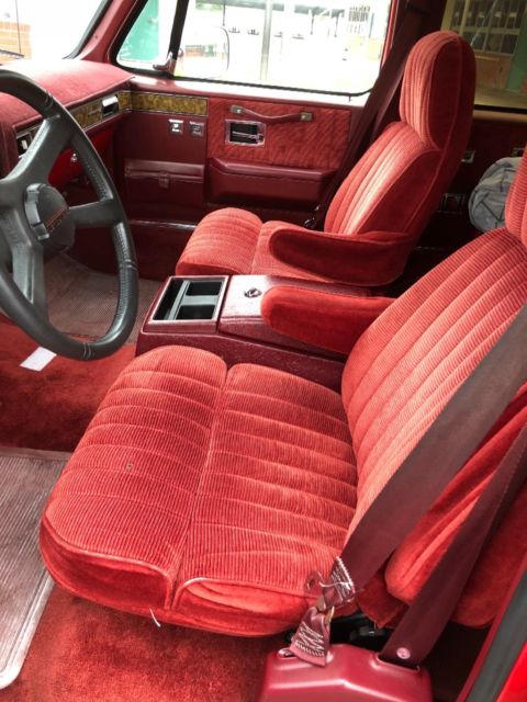 1990 Chevrolet Suburban - photo 3