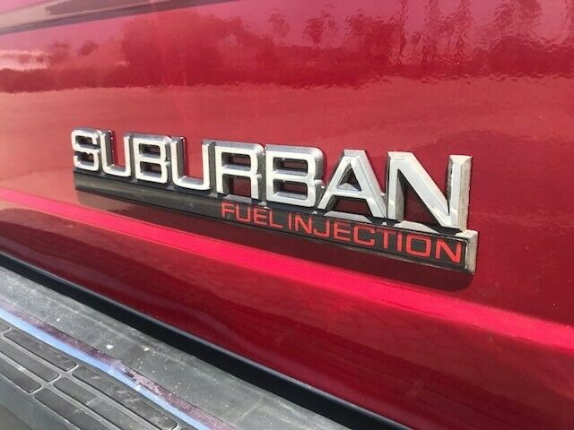 1990 Chevrolet Suburban - photo 11