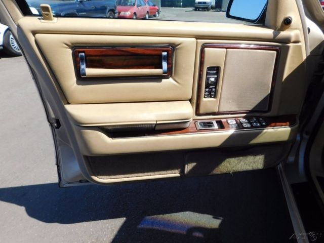 1990 Chrysler Imperial - photo 12