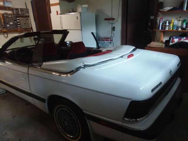 1990 Chrysler LeBaron - photo 2