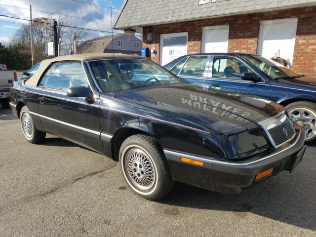 1990 Chrysler LeBaron Convertible - photo 2